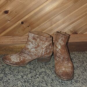 Circle G Brown and Cream Heeled Boots